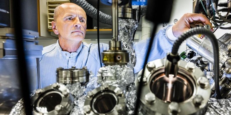 X-Ray Photoelectron Spectroscopy Calibration Method Leads to Erroneous Results - Vimarsana News