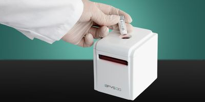 The AFYS3G Code Reader for Single Tubes Delta10 being used